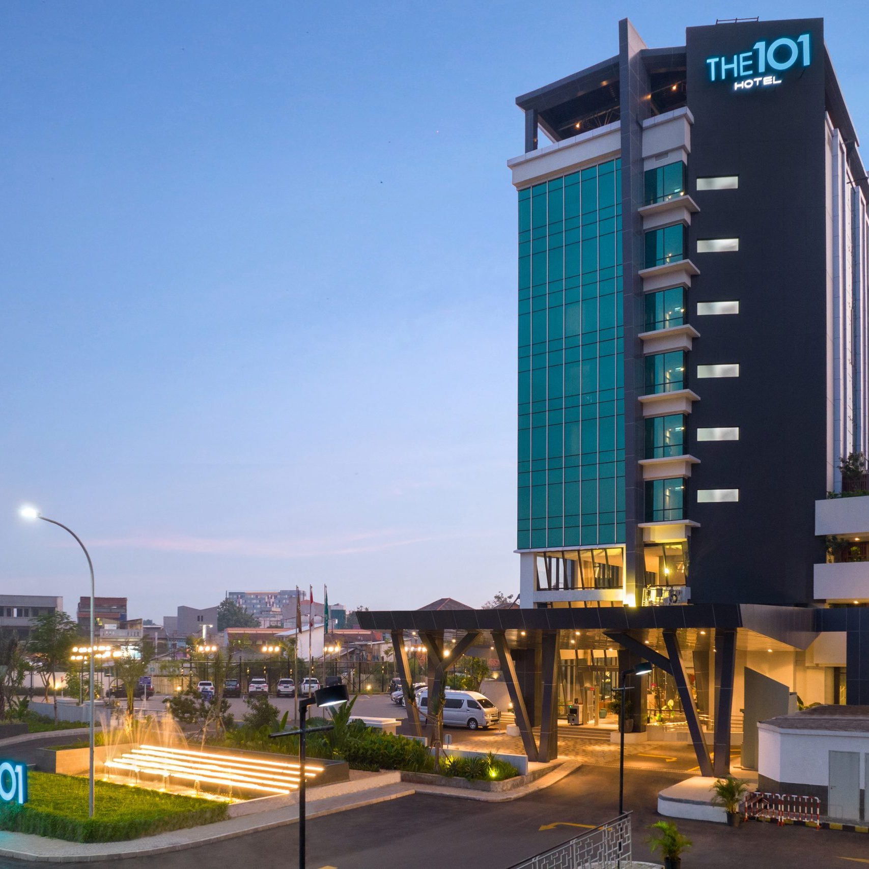 DIRECTOR OF SALES/ ASST. DIRECTOR OF SALES